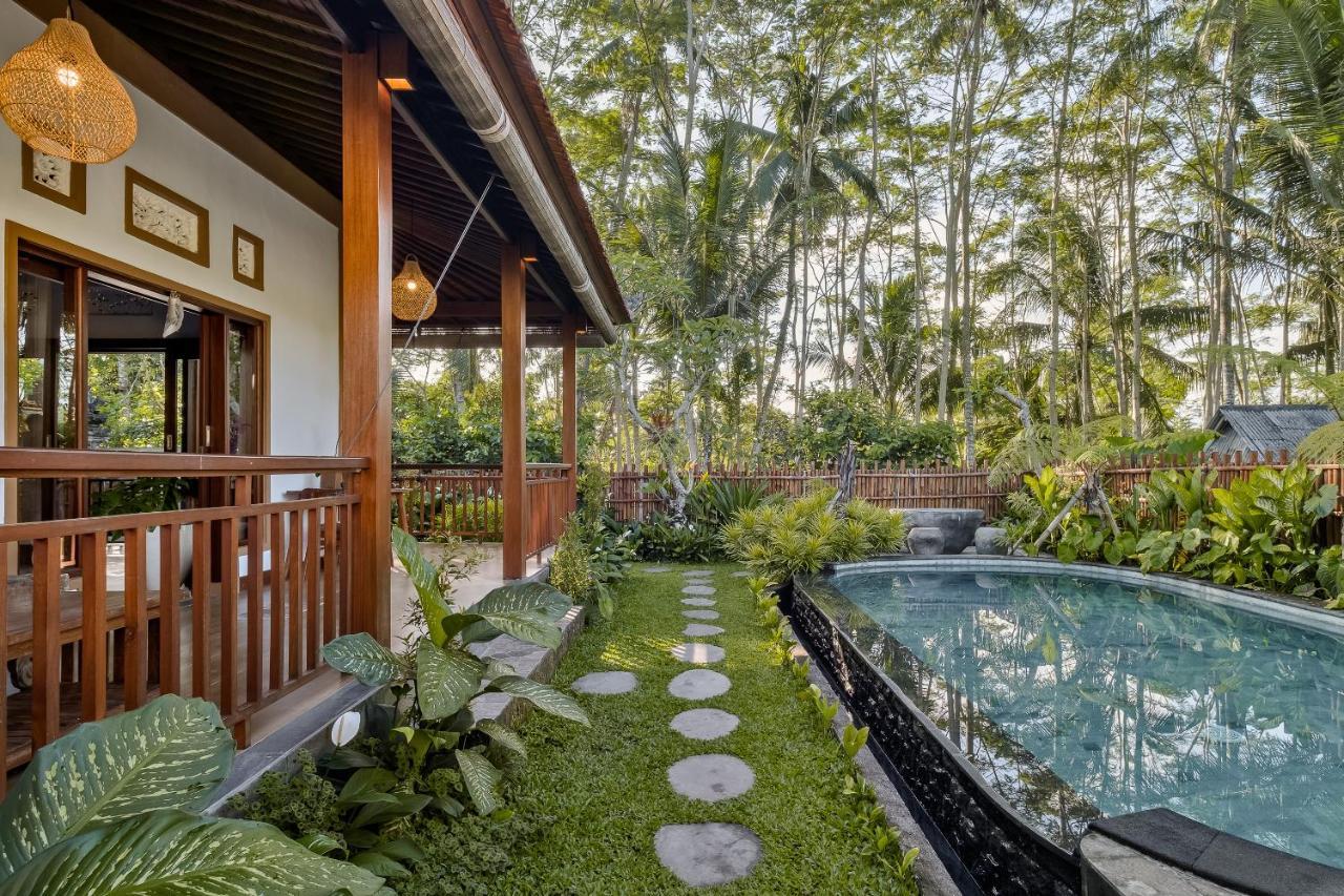 Ratni Ubud Villa Exterior photo