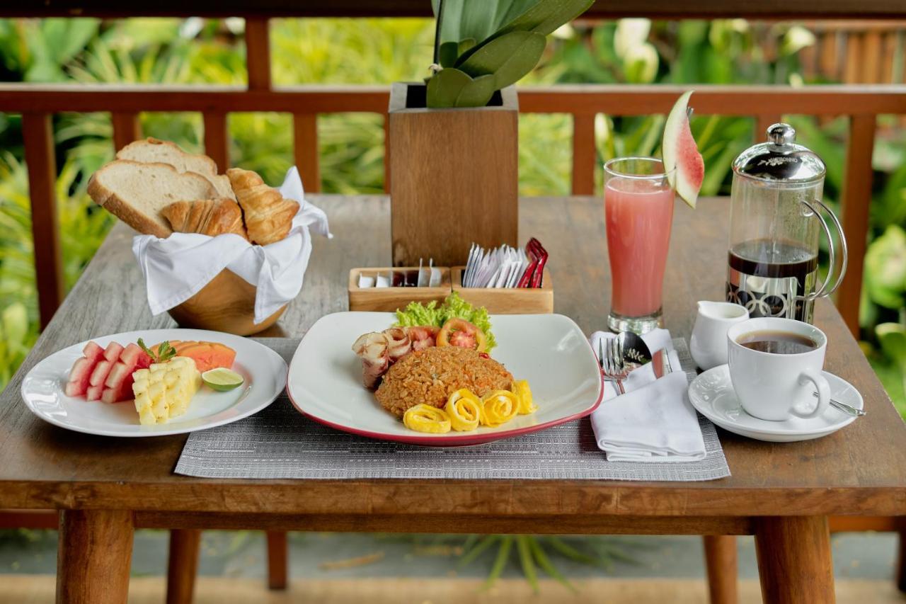 Ratni Ubud Villa Exterior photo