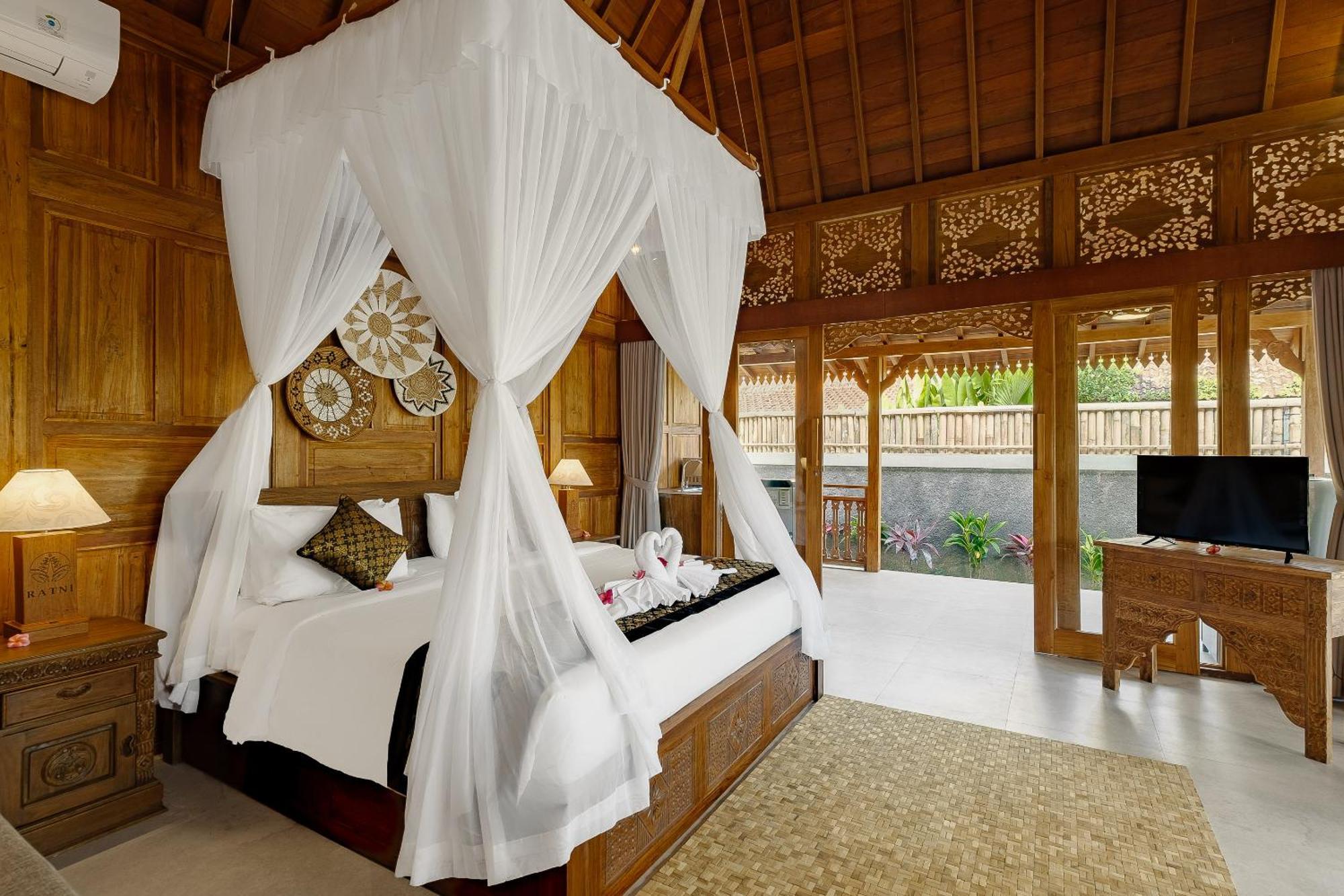 Ratni Ubud Villa Exterior photo